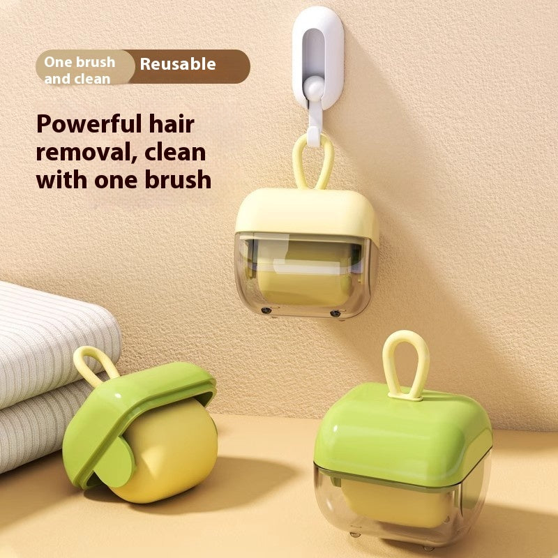 Fluff-Free Perfection: The Must-Have Portable Lint & Hair Remover!