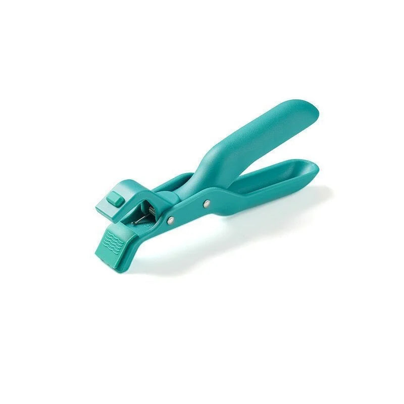 Heat resistant anti scalding clip in green for cooking safety