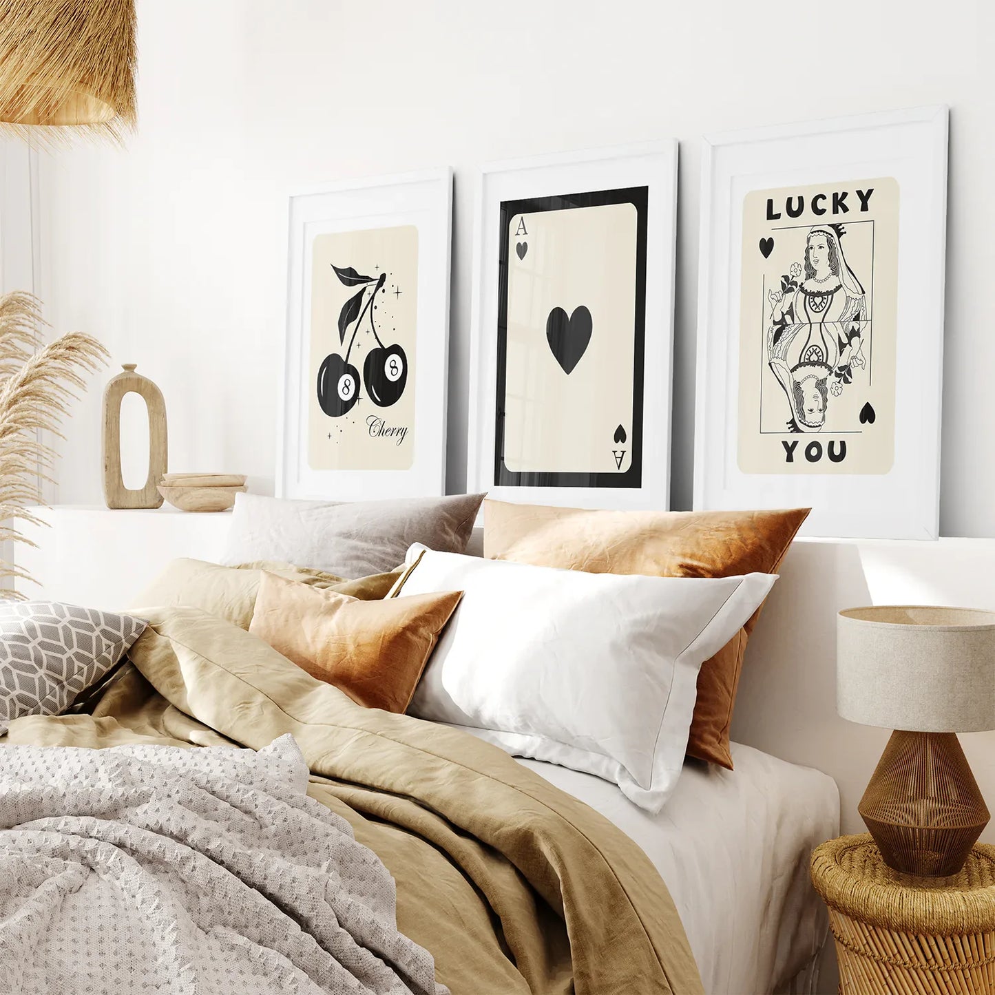 Beige Queen of Hearts Retro Wall Art Set of 3