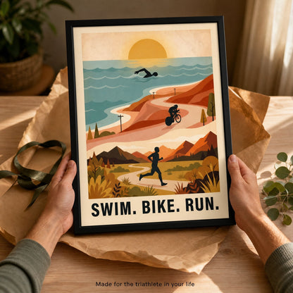 Triathlon-Poster: Retro Schwimmen Radfahren Laufen gerahmtes Wandbild