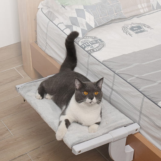 CozyClasp™ - The Bedside Haven for Your Feline Friend